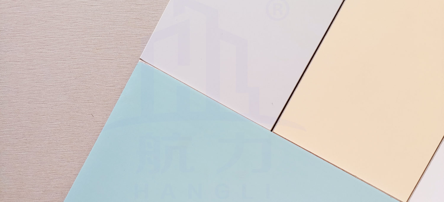 以石英纖維防火板為基材；  ●綠色環(huán)保，無甲醛、無石棉；  ●A級阻燃，防火、防潮；  ●堅固耐用，超長壽命；  ●質輕高強、隔音隔熱；  ●裝配式安裝，省時、省力、經濟；  ●表面涂層使用納米無機涂料，抗菌、防腐、防蛀、易清潔；